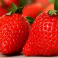De beste manier om aardbeien te ontkronen